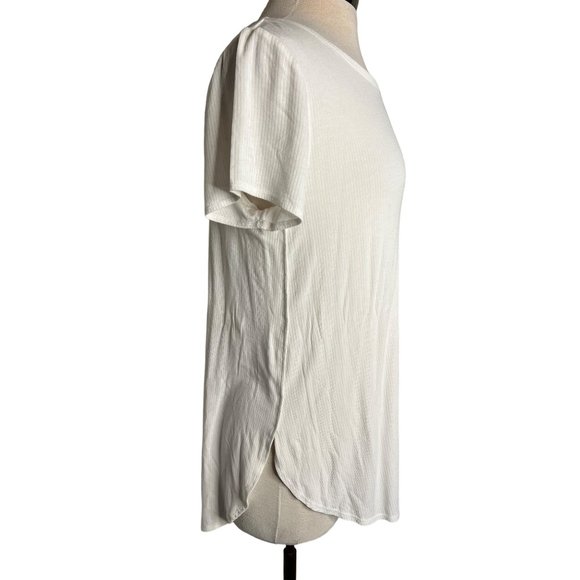 Apr 9 women’s medium white blouse round neck short sleeve stretch - Picture 6 of 7